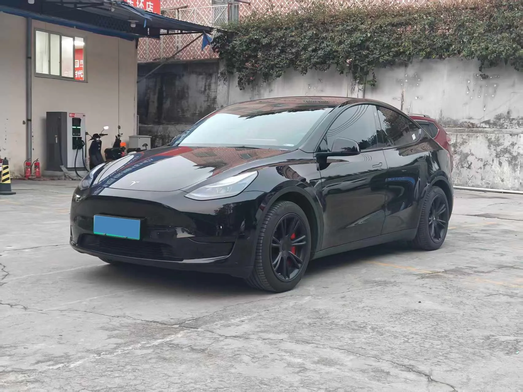 2022 Tesla Model Y BEV 60KWH
