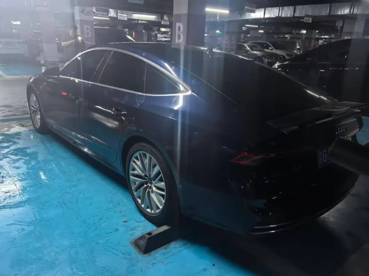 2021 Audi A7 2.0T 245HP L4 7DCT,autocango,china used car exporter,china ev exporter,chinese used car exporter,chinese used ev exporter