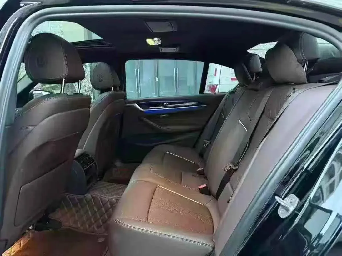 2022 BMW 5 Series 2.0T 184HP L4 8AT,autocango,china used car exporter,china ev exporter,chinese used car exporter,chinese used ev exporter