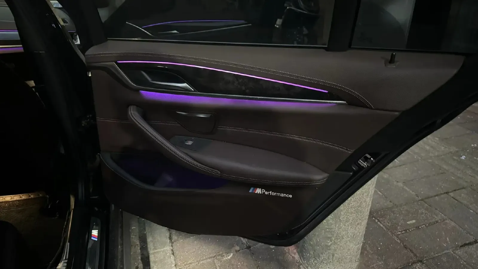 2022 BMW 5 Series 2.0T 184HP L4 8AT,autocango,china used car exporter,china ev exporter,chinese used car exporter,chinese used ev exporter