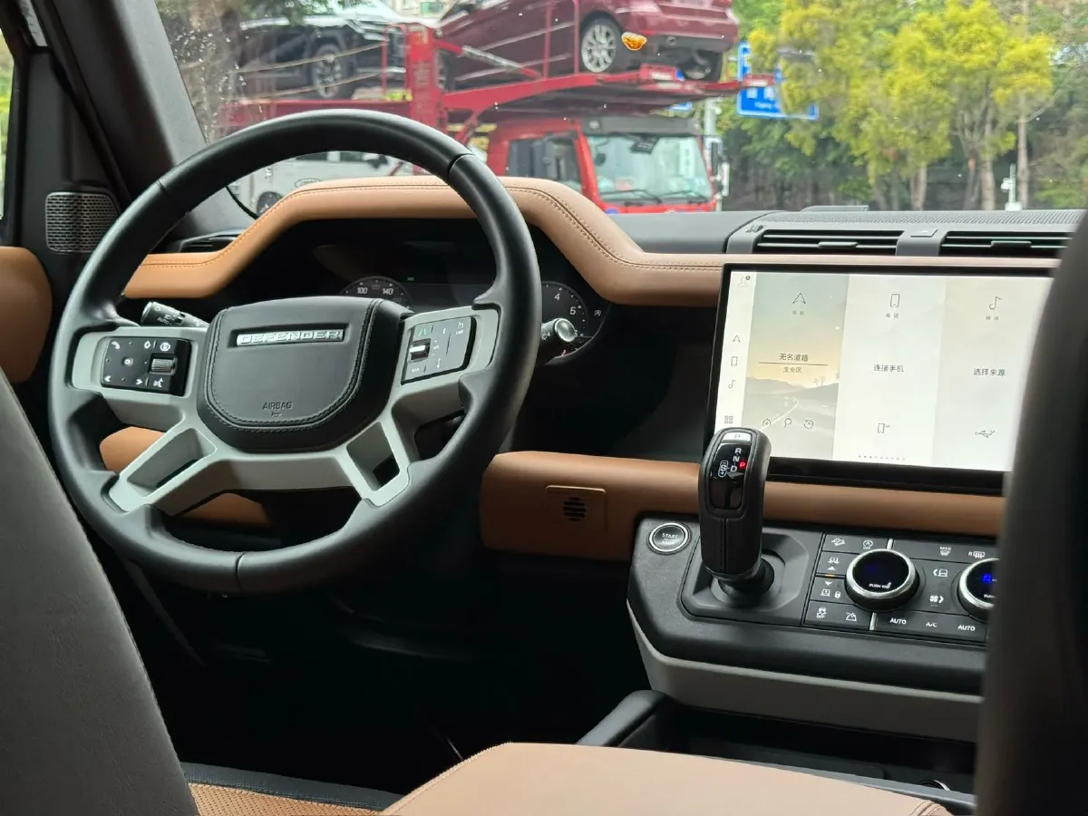 2024 Land Rover Defender 3.0T 400HP L6 8AT,autocango,china used car exporter,china ev exporter,chinese used car exporter,chinese used ev exporter