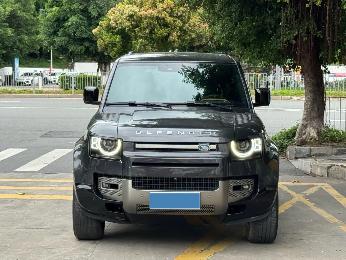 2024 Land Rover Defender 3.0T 400HP L6 8AT,autocango,china used car exporter,china ev exporter,chinese used car exporter,chinese used ev exporter