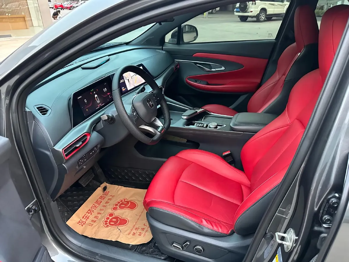 2020 ChangAn UNI-T 1.5T 180HP L4 7DCT,autocango,china used car exporter,china ev exporter,chinese used car exporter,chinese used ev exporter