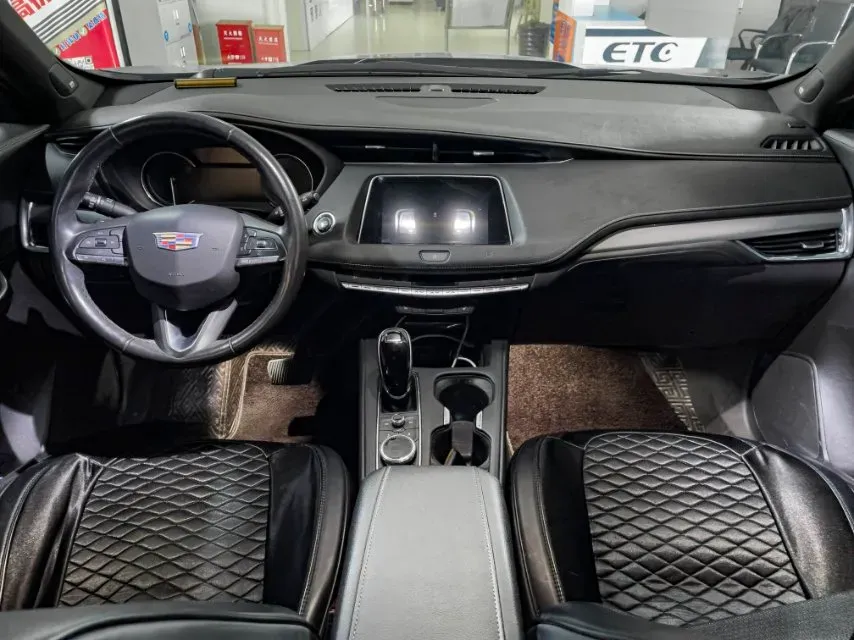 2020 Cadillac XT4 2.0T 241HP L4 9AT,autocango,china used car exporter,china ev exporter,chinese used car exporter,chinese used ev exporter