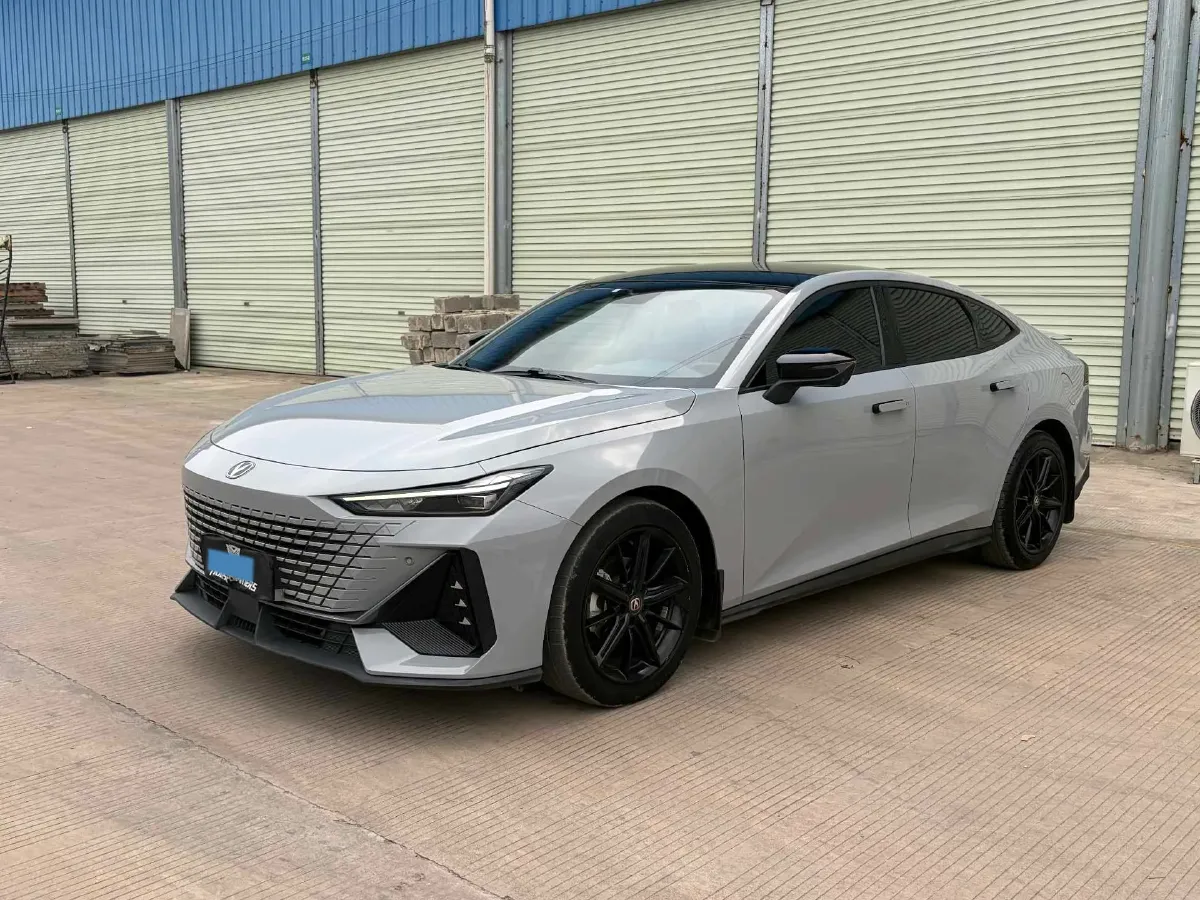 2022 ChangAn UNI-V 1.5T 188HP L4 7DCT,autocango,china used car exporter,china ev exporter,chinese used car exporter,chinese used ev exporter