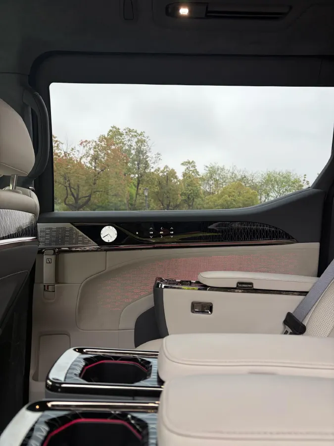 2022 Zeekr 009 BEV 116KWH,autocango,china used car exporter,china ev exporter,chinese used car exporter,chinese used ev exporter