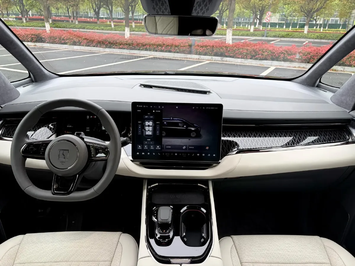 2022 Zeekr 009 BEV 116KWH,autocango,china used car exporter,china ev exporter,chinese used car exporter,chinese used ev exporter