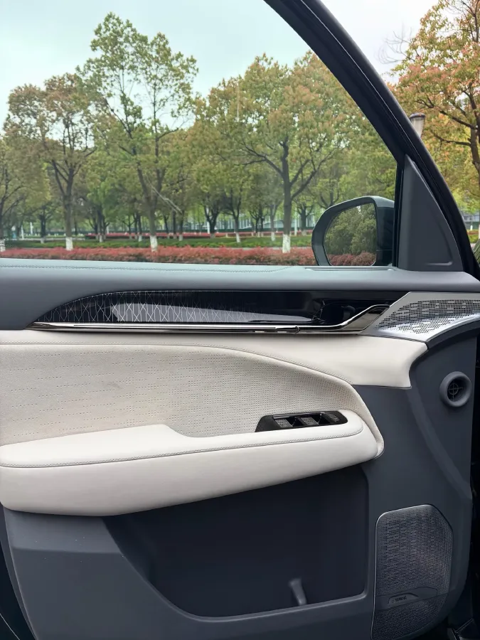 2022 Zeekr 009 BEV 116KWH,autocango,china used car exporter,china ev exporter,chinese used car exporter,chinese used ev exporter