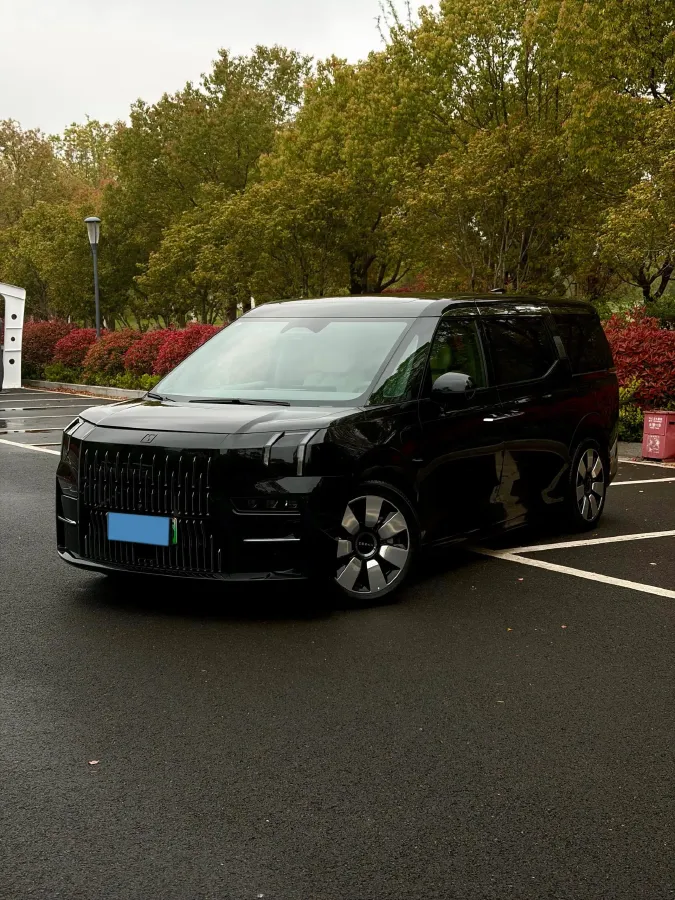 2022 Zeekr 009 BEV 116KWH,autocango,china used car exporter,china ev exporter,chinese used car exporter,chinese used ev exporter