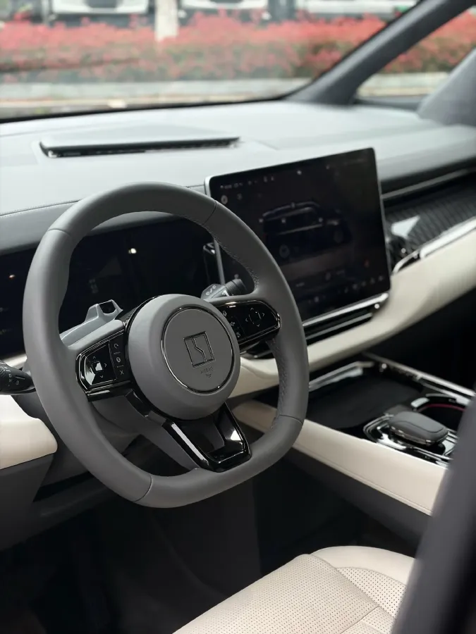 2022 Zeekr 009 BEV 116KWH,autocango,china used car exporter,china ev exporter,chinese used car exporter,chinese used ev exporter