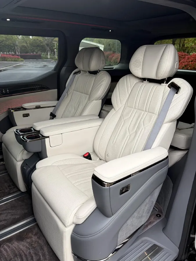 2022 Zeekr 009 BEV 116KWH,autocango,china used car exporter,china ev exporter,chinese used car exporter,chinese used ev exporter