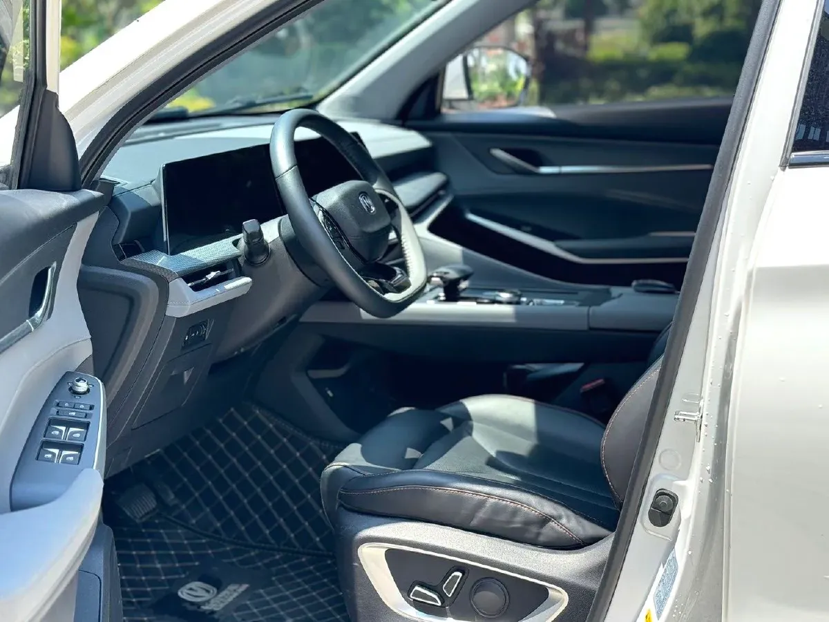 2022 ChangAn CS75 Plus 1.5T 188HP L4 8AT,autocango,china used car exporter,china ev exporter,chinese used car exporter,chinese used ev exporter