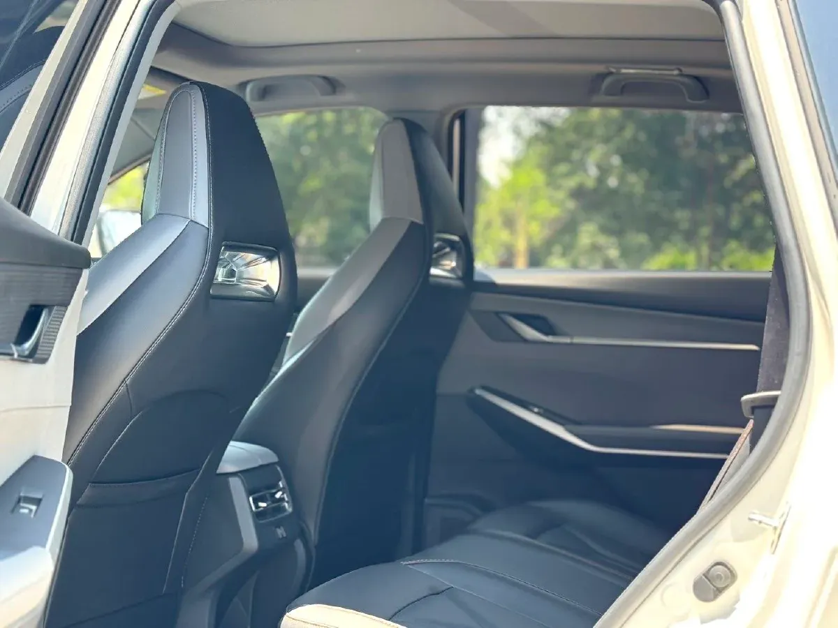 2022 ChangAn CS75 Plus 1.5T 188HP L4 8AT,autocango,china used car exporter,china ev exporter,chinese used car exporter,chinese used ev exporter