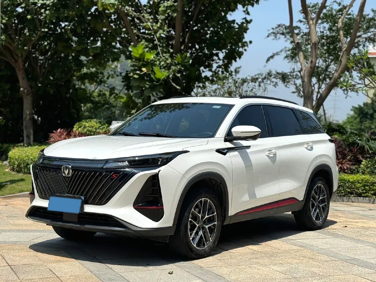 2022 ChangAn CS75 Plus 1.5T 188HP L4 8AT,autocango,china used car exporter,china ev exporter,chinese used car exporter,chinese used ev exporter