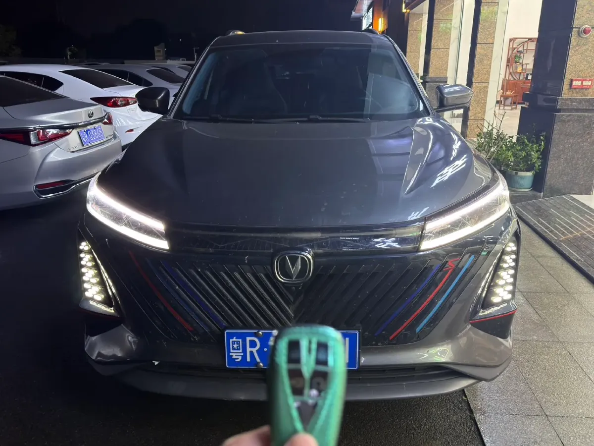 2022 ChangAn CS75 Plus 1.5T 188HP L4 8AT,autocango,china used car exporter,china ev exporter,chinese used car exporter,chinese used ev exporter