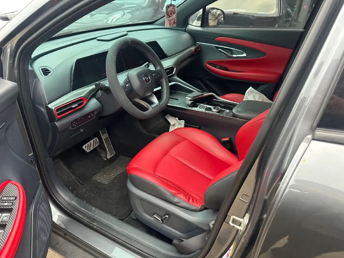 2021 ChangAn UNI-T 1.5T 180HP L4 7DCT,autocango,china used car exporter,china ev exporter,chinese used car exporter,chinese used ev exporter