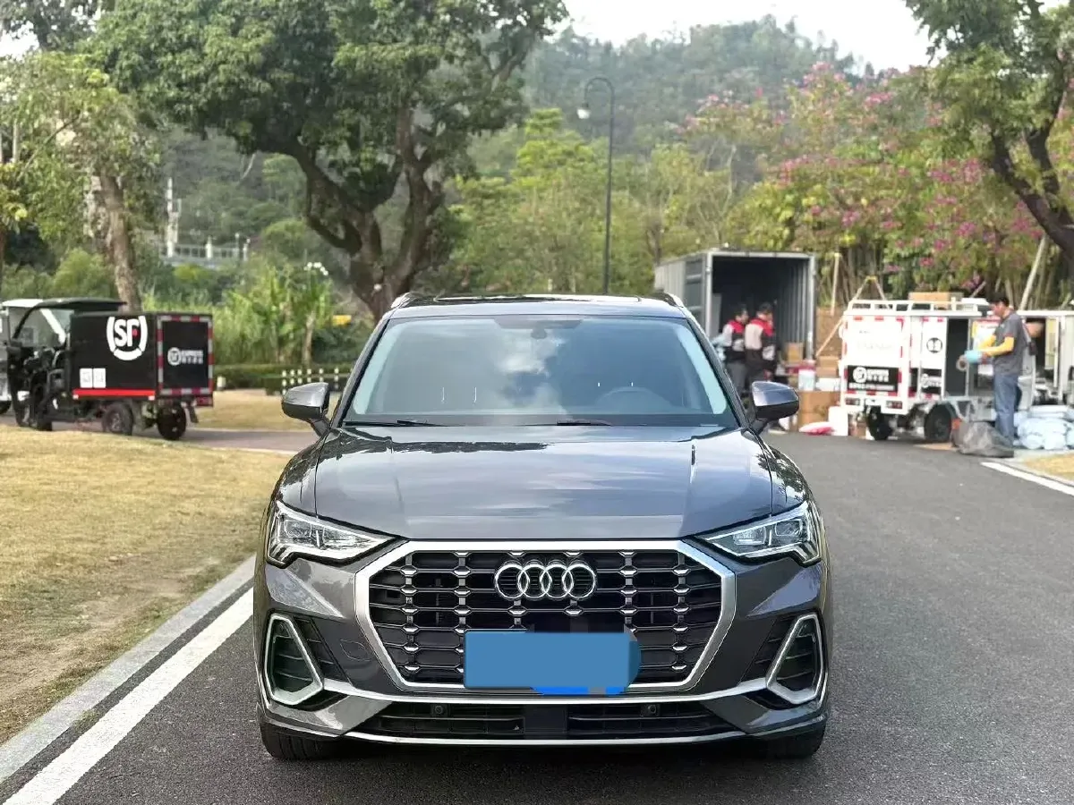 2021 Audi Q3 2.0T 186HP L4 7DCT,autocango,china used car exporter,china ev exporter,chinese used car exporter,chinese used ev exporter