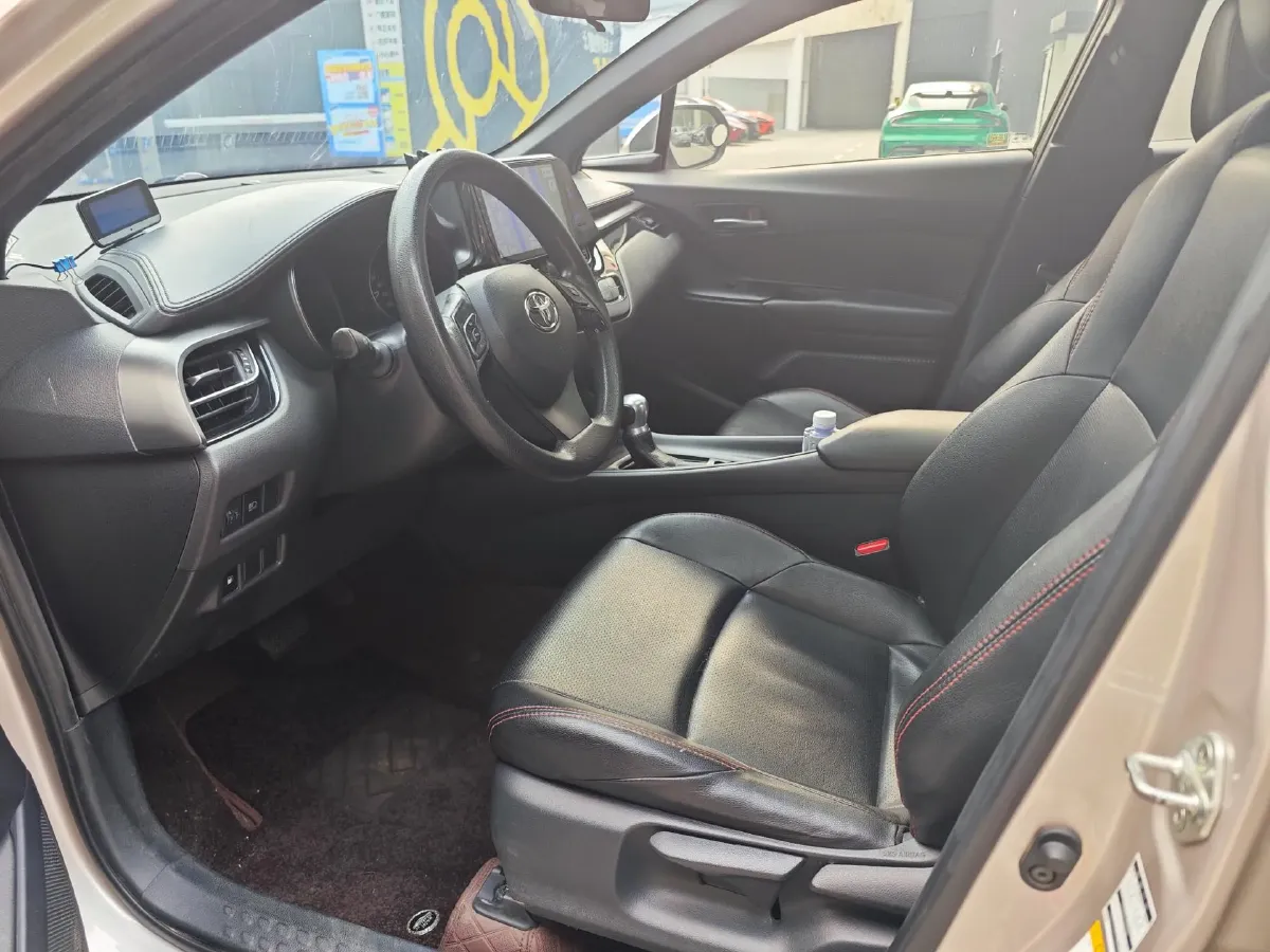 2020 Toyota C-HR 2.0L 171HP L4 CVT,autocango,china used car exporter,china ev exporter,chinese used car exporter,chinese used ev exporter