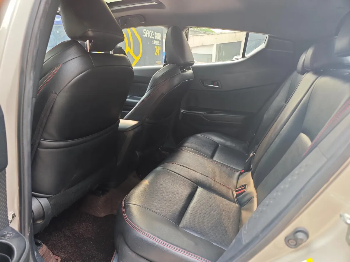 2020 Toyota C-HR 2.0L 171HP L4 CVT,autocango,china used car exporter,china ev exporter,chinese used car exporter,chinese used ev exporter