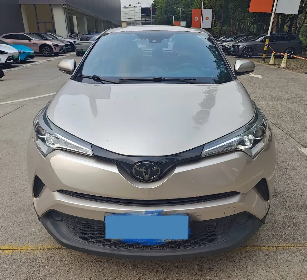 2020 Toyota C-HR 2.0L 171HP L4 CVT,autocango,china used car exporter,china ev exporter,chinese used car exporter,chinese used ev exporter