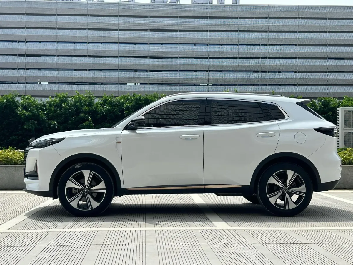 2022 ChangAn UNI-V 1.5T 188HP L4 7DCT,autocango,china used car exporter,china ev exporter,chinese used car exporter,chinese used ev exporter