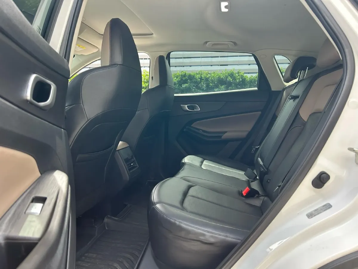 2022 ChangAn UNI-V 1.5T 188HP L4 7DCT,autocango,china used car exporter,china ev exporter,chinese used car exporter,chinese used ev exporter