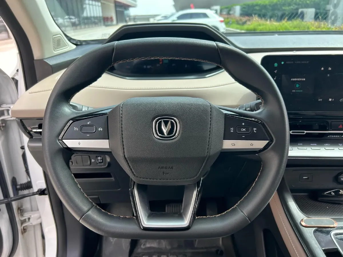 2022 ChangAn UNI-V 1.5T 188HP L4 7DCT,autocango,china used car exporter,china ev exporter,chinese used car exporter,chinese used ev exporter