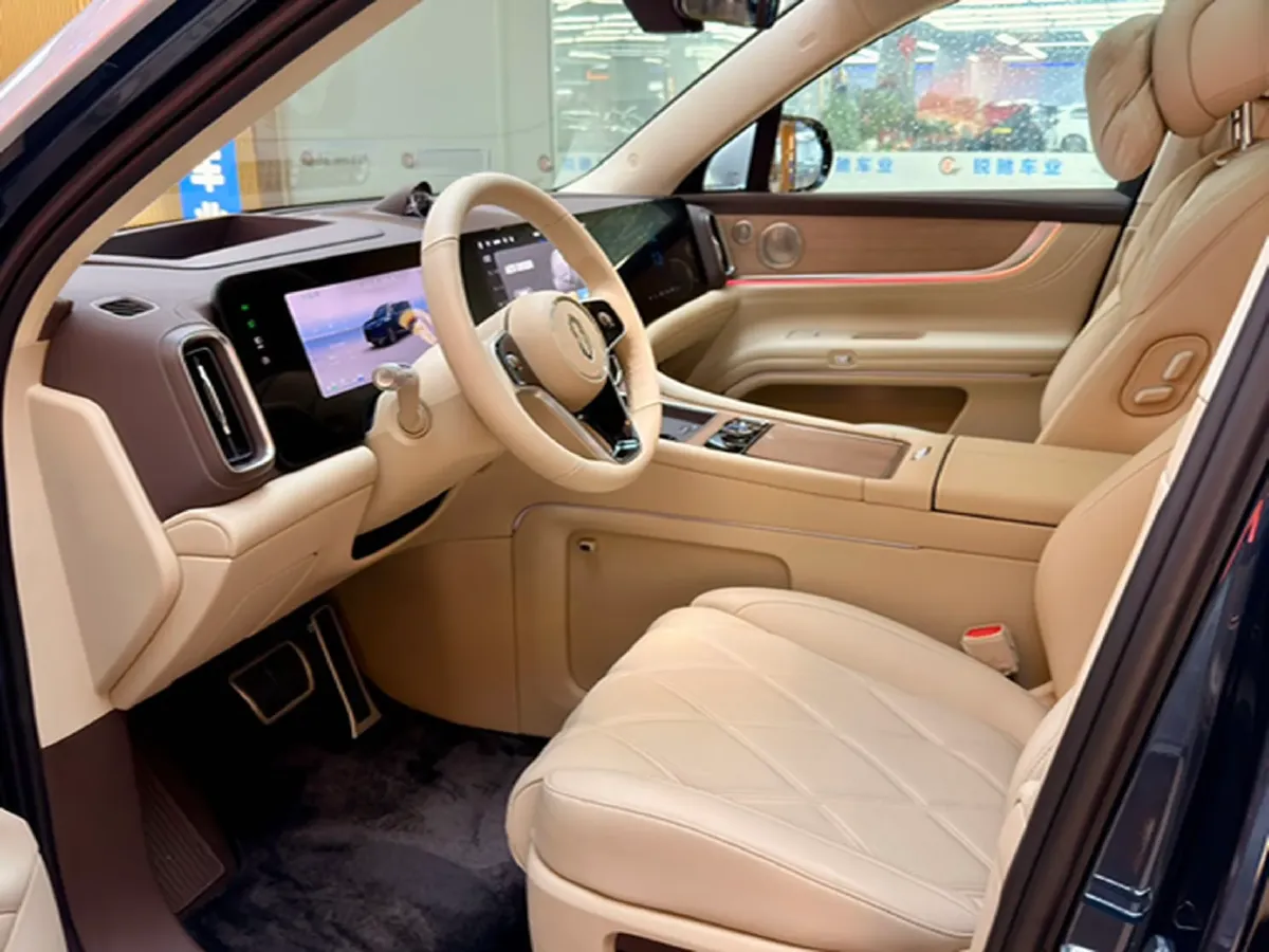 2025 AITO AITO M9 REEV 160HP REEV 52KWH,autocango,china used car exporter,china ev exporter,chinese used car exporter,chinese used ev exporter