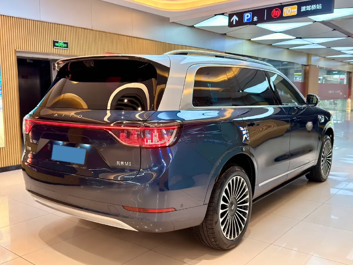 2025 AITO AITO M9 REEV 160HP REEV 52KWH,autocango,china used car exporter,china ev exporter,chinese used car exporter,chinese used ev exporter