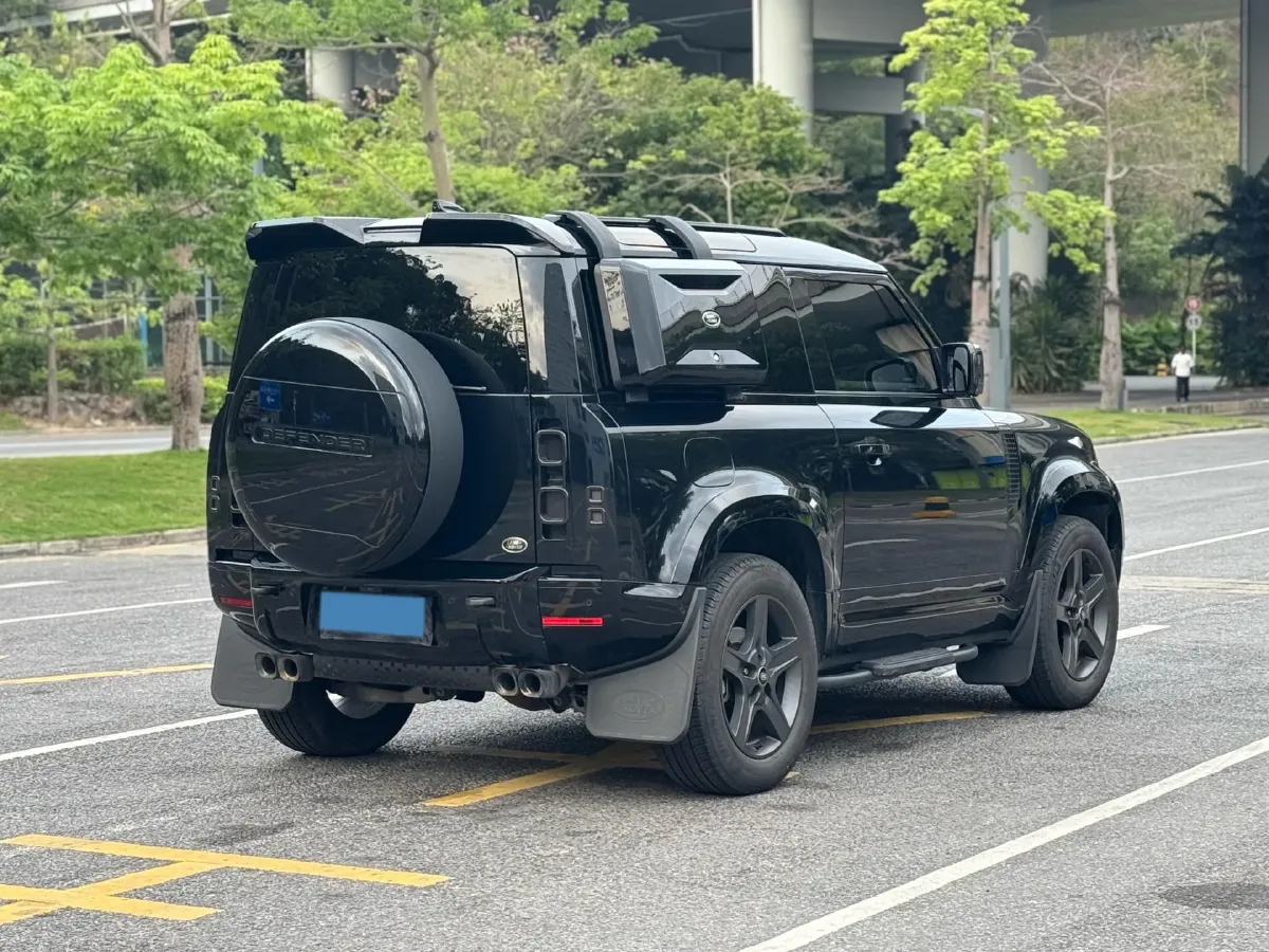 2022 Land Rover Defender 2.0T 300HP L4 8AT,autocango,china used car exporter,china ev exporter,chinese used car exporter,chinese used ev exporter