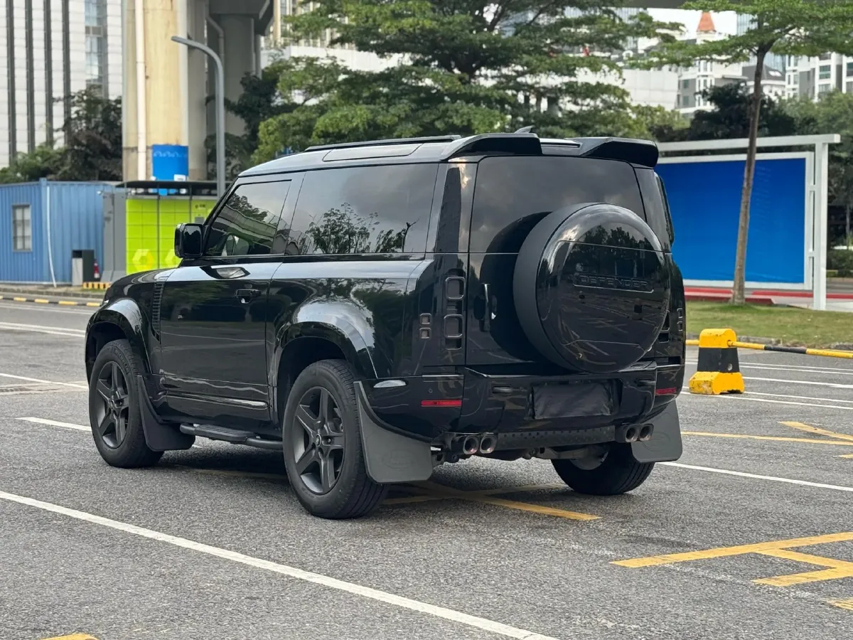 2022 Land Rover Defender 2.0T 300HP L4 8AT,autocango,china used car exporter,china ev exporter,chinese used car exporter,chinese used ev exporter