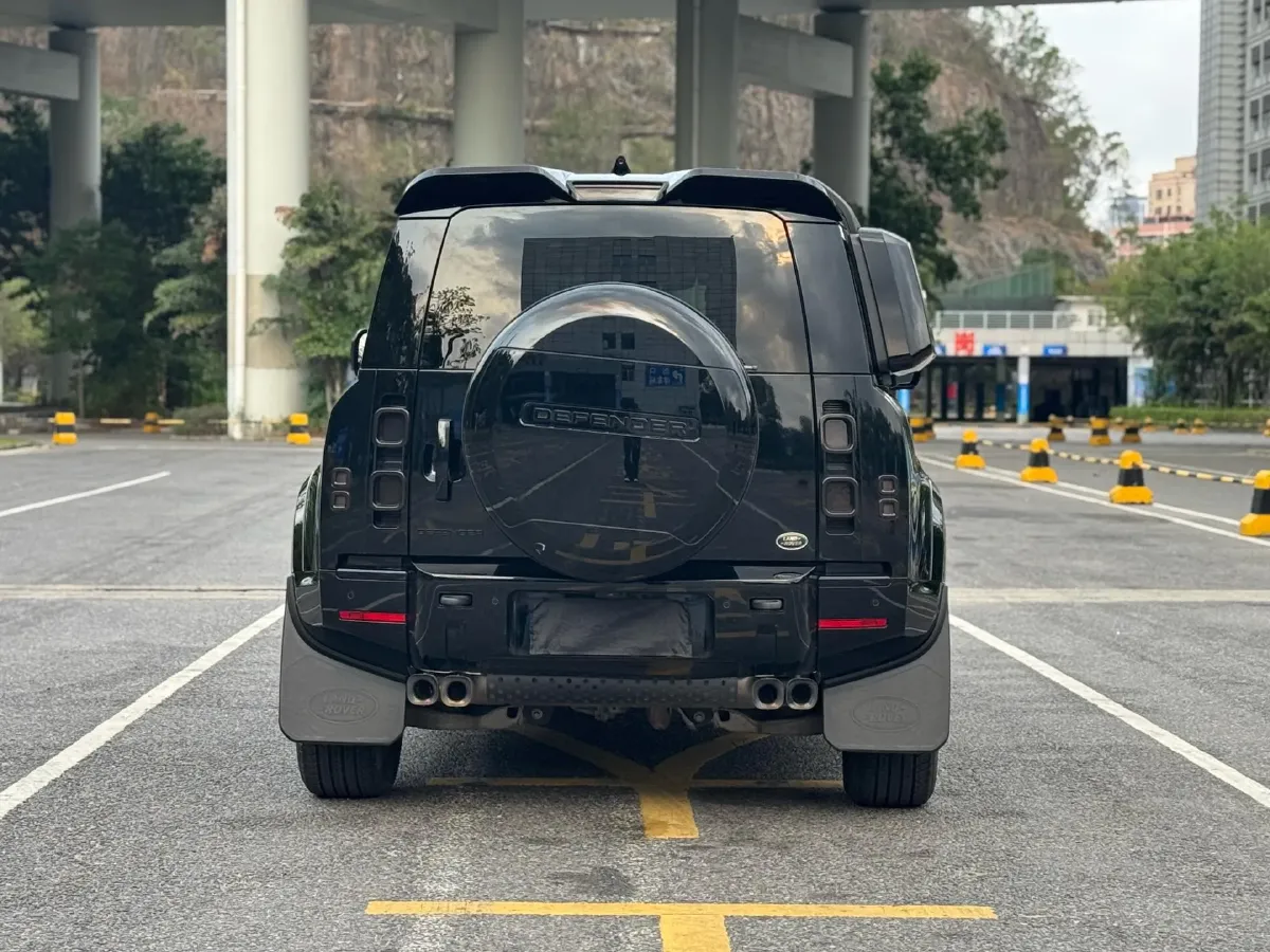 2022 Land Rover Defender 2.0T 300HP L4 8AT,autocango,china used car exporter,china ev exporter,chinese used car exporter,chinese used ev exporter