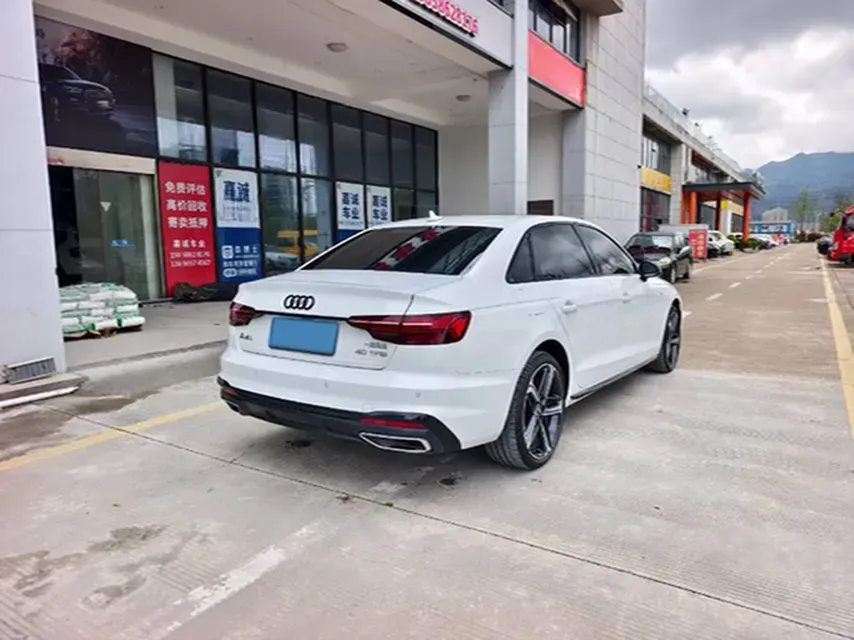 2024 Audi A4L 2.0T 190HP L4 7DCT,autocango,china used car exporter,china ev exporter,chinese used car exporter,chinese used ev exporter