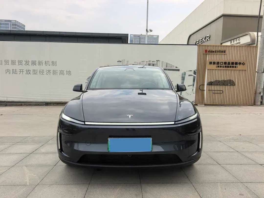 2025 Tesla Model Y BEV 62.5KWH,autocango,china used car exporter,china ev exporter,chinese used car exporter,chinese used ev exporter
