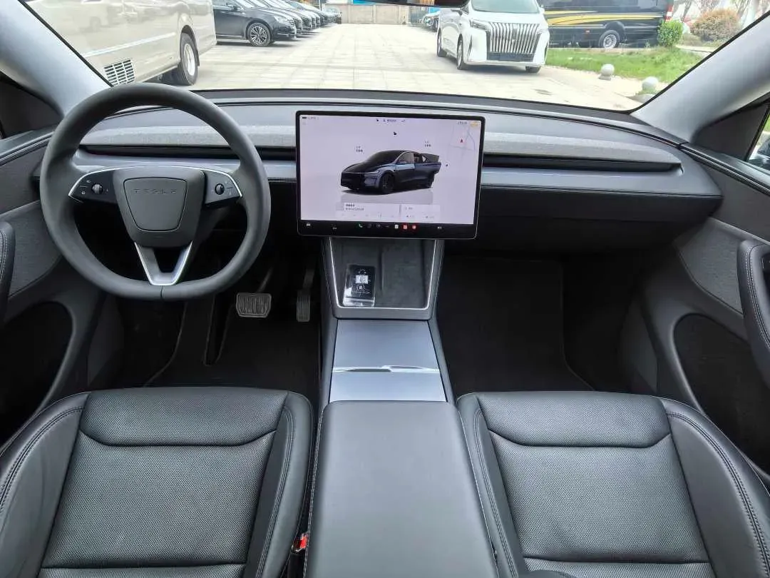 2025 Tesla Model Y BEV 62.5KWH,autocango,china used car exporter,china ev exporter,chinese used car exporter,chinese used ev exporter