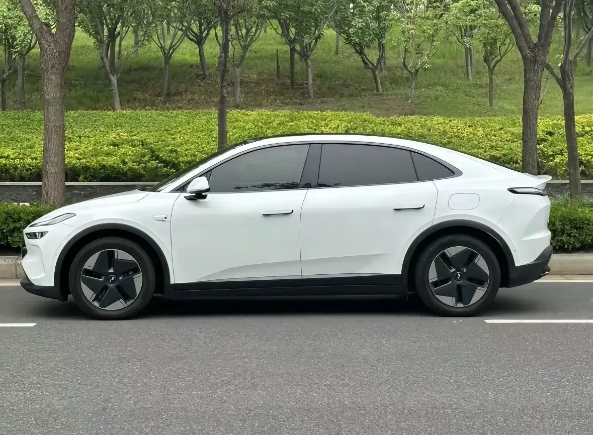 2025 ONVO L60 BEV,autocango,china used car exporter,china ev exporter,chinese used car exporter,chinese used ev exporter