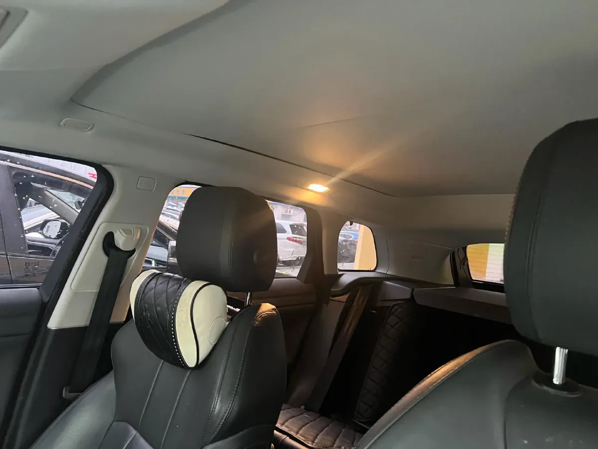 2018 Land Rover Range Rover Evoque 2.0T 241HP L4 9AT,autocango,china used car exporter,china ev exporter,chinese used car exporter,chinese used ev exporter