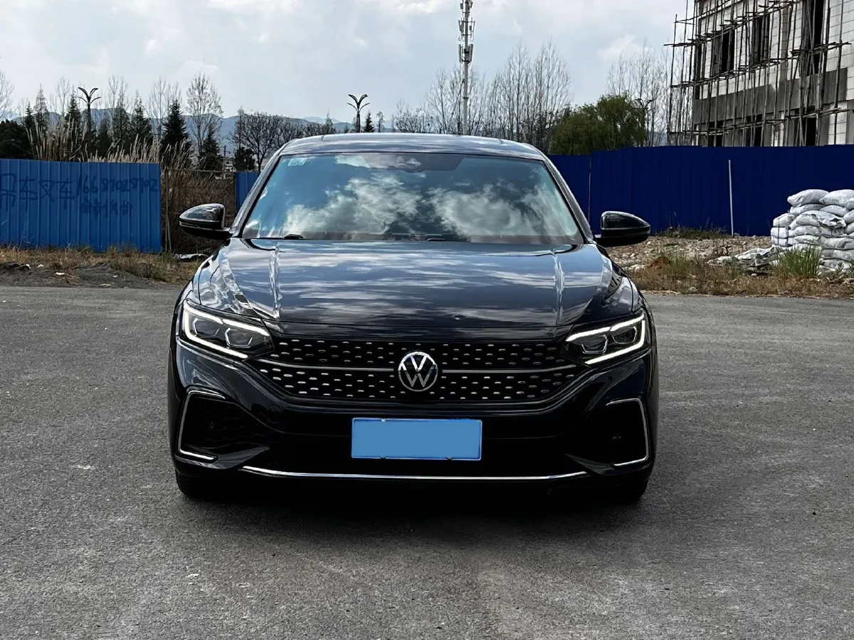 2021 Volkswagen Passat 2.0T 186HP L4 7DCT,autocango,china used car exporter,china ev exporter,chinese used car exporter,chinese used ev exporter