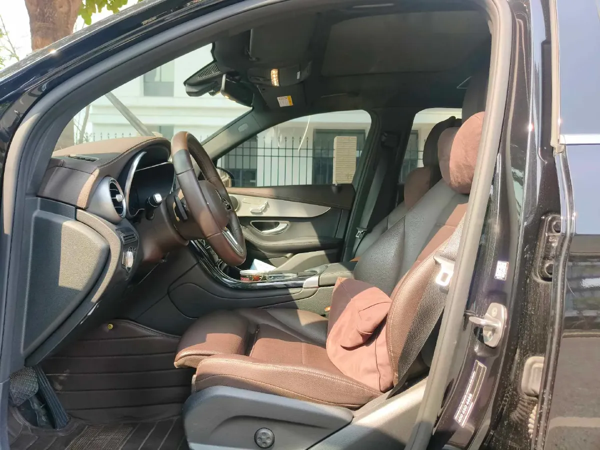 2022 Mercedes-Benz GLC Class 2.0T 197HP L4 9AT,autocango,china used car exporter,china ev exporter,chinese used car exporter,chinese used ev exporter