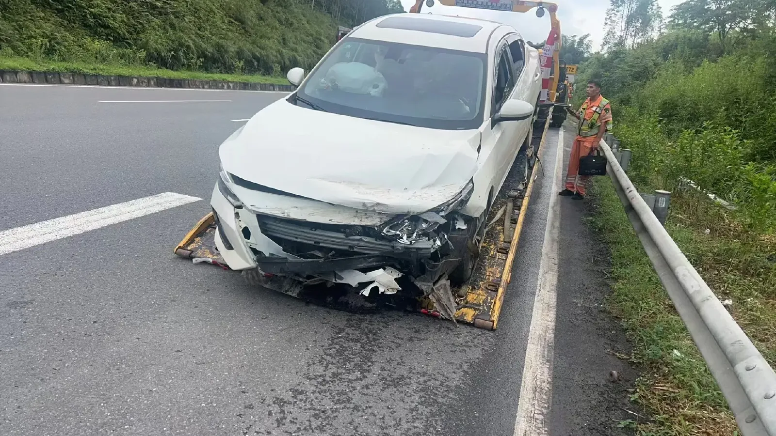 2022 Nissan Sylphy 1.6L 135HP L4 CVT,autocango,china used car exporter,china ev exporter,chinese used car exporter,chinese used ev exporter