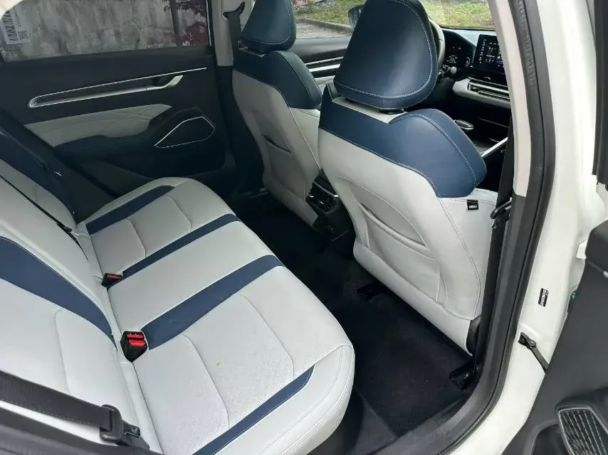2022 Geely Emgrand 1.5L 114HP L4 CVT,autocango,china used car exporter,china ev exporter,chinese used car exporter,chinese used ev exporter