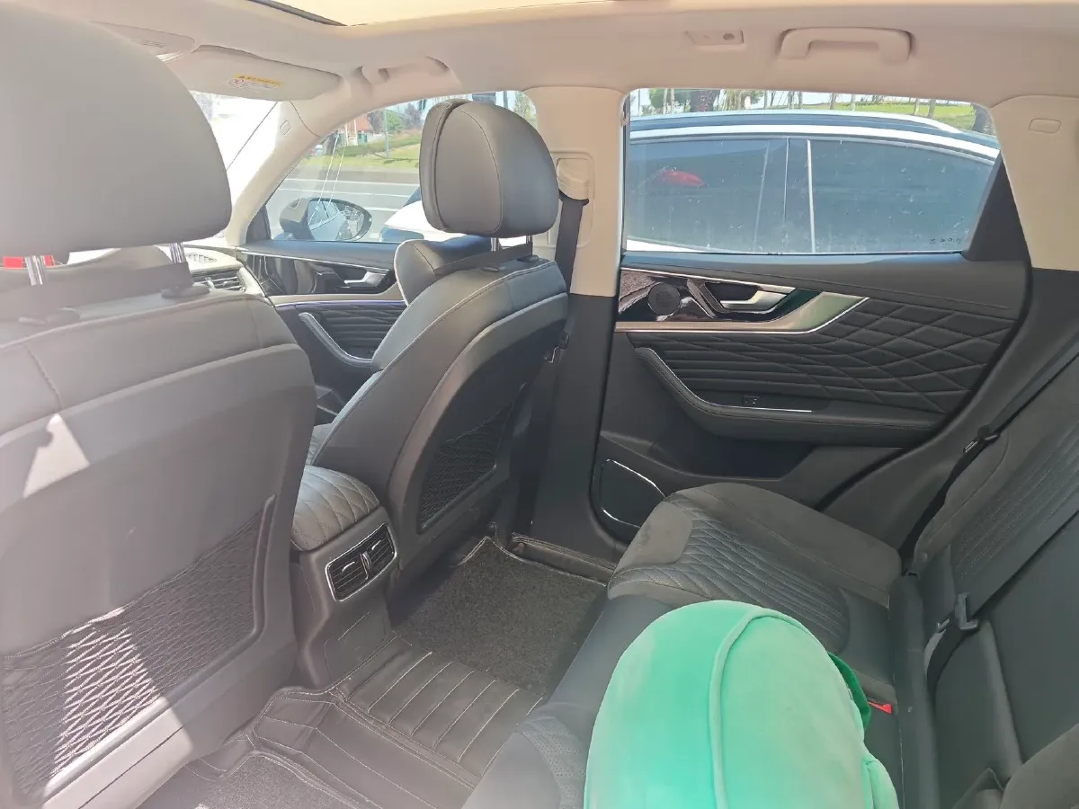 2019 HongQi HS5 2.0T 224HP L4 6AT,autocango,china used car exporter,china ev exporter,chinese used car exporter,chinese used ev exporter