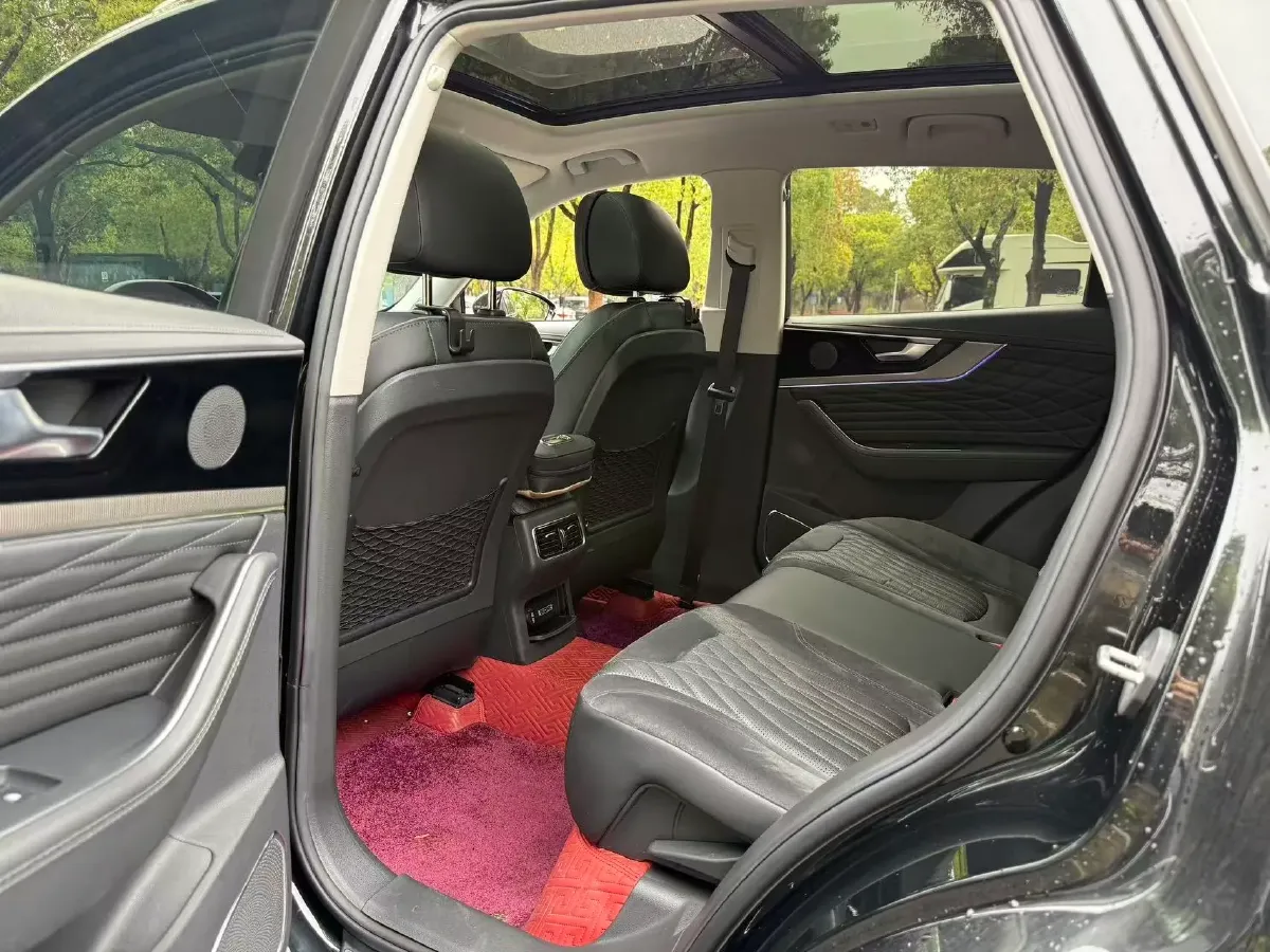 2022 HongQi HS5 2.0T 224HP L4 6AT,autocango,china used car exporter,china ev exporter,chinese used car exporter,chinese used ev exporter