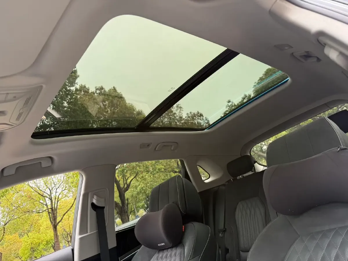 2022 HongQi HS5 2.0T 224HP L4 6AT,autocango,china used car exporter,china ev exporter,chinese used car exporter,chinese used ev exporter