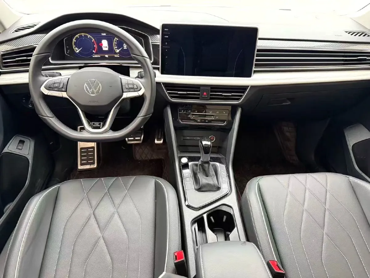 2024 Volkswagen Tiguan L 2.0T 186HP L4 7DCT,autocango,china used car exporter,china ev exporter,chinese used car exporter,chinese used ev exporter