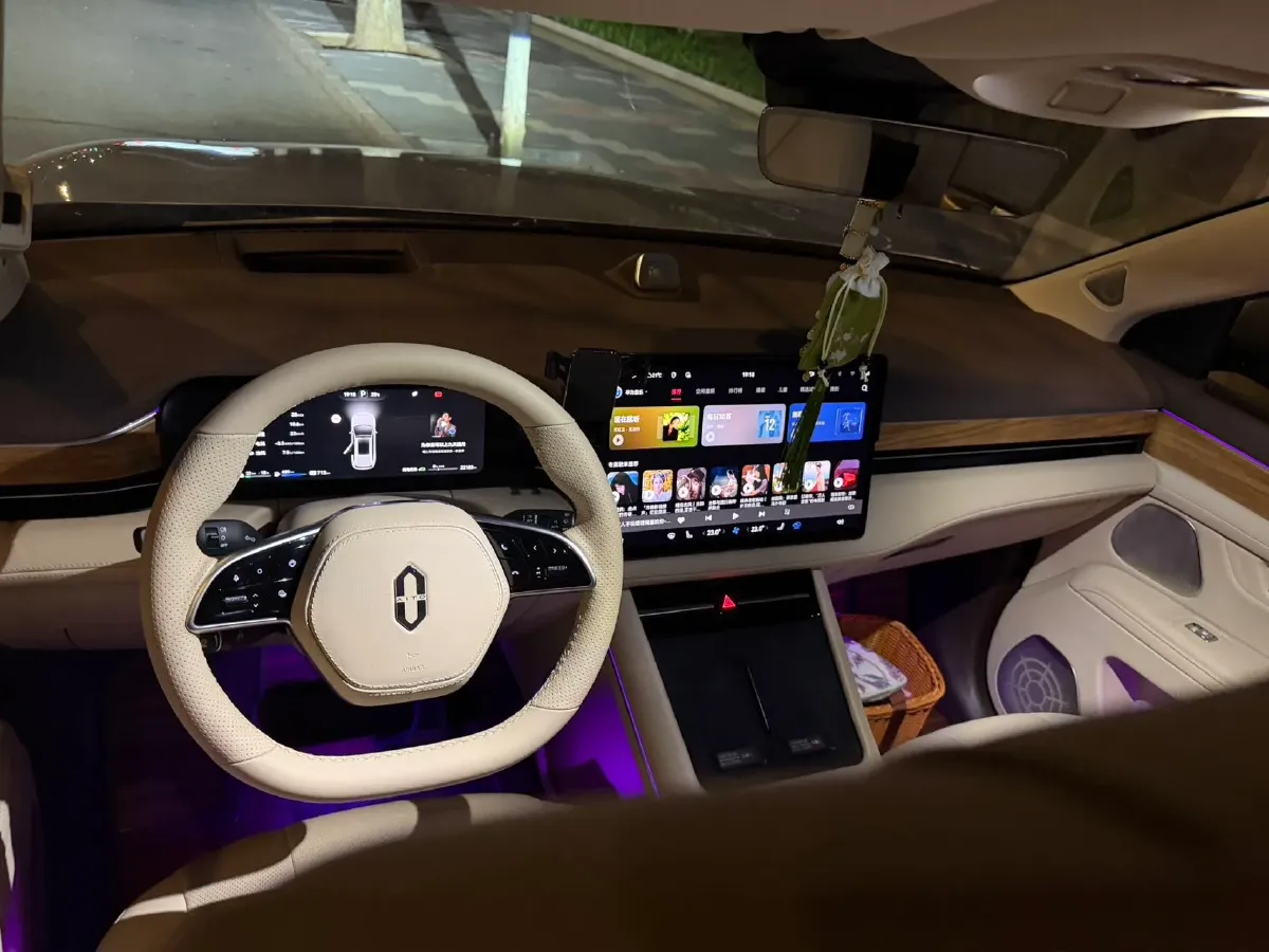 2024 AITO AITO M7 1.5T 152HP L4 REEV 40KWH,autocango,china used car exporter,china ev exporter,chinese used car exporter,chinese used ev exporter