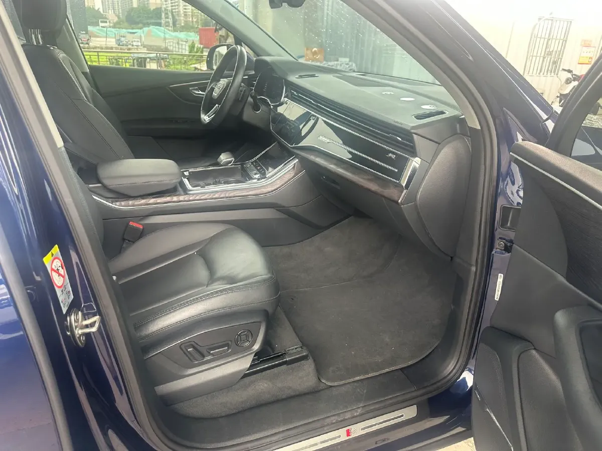 2020 Audi Q7 3.0T 340HP V6 8AT,autocango,china used car exporter,china ev exporter,chinese used car exporter,chinese used ev exporter