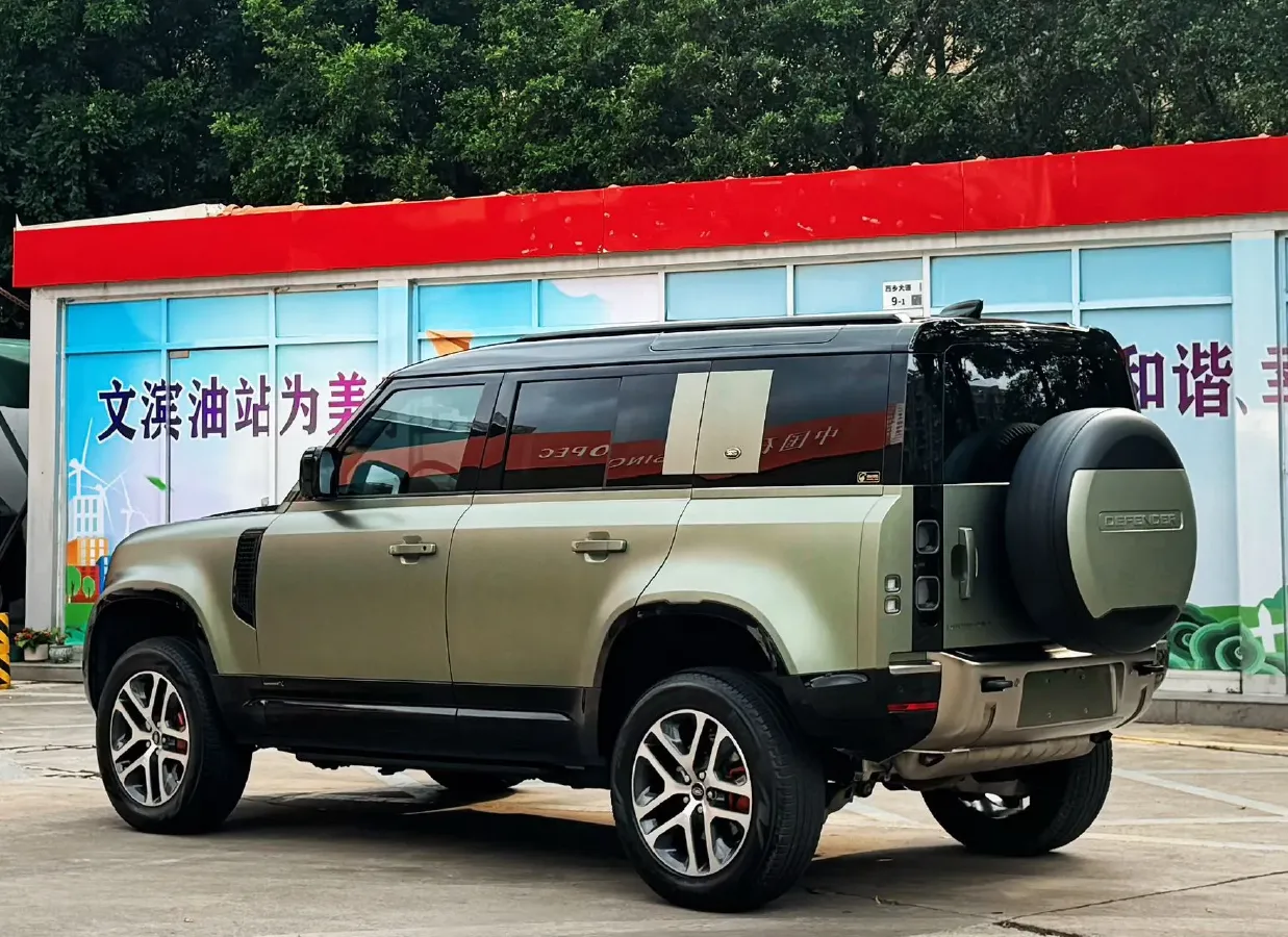 2022 Land Rover Defender 3.0T 400HP L6 8AT,autocango,china used car exporter,china ev exporter,chinese used car exporter,chinese used ev exporter