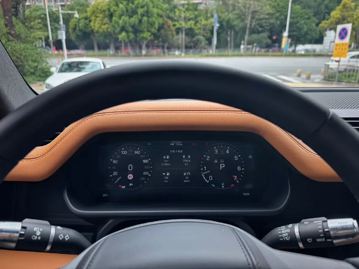 2022 Land Rover Defender 3.0T 400HP L6 8AT,autocango,china used car exporter,china ev exporter,chinese used car exporter,chinese used ev exporter