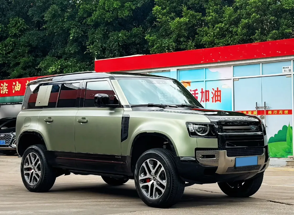 2022 Land Rover Defender 3.0T 400HP L6 8AT,autocango,china used car exporter,china ev exporter,chinese used car exporter,chinese used ev exporter